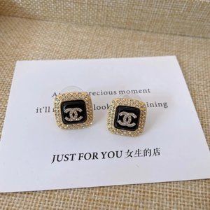 Simple full diamond earrings